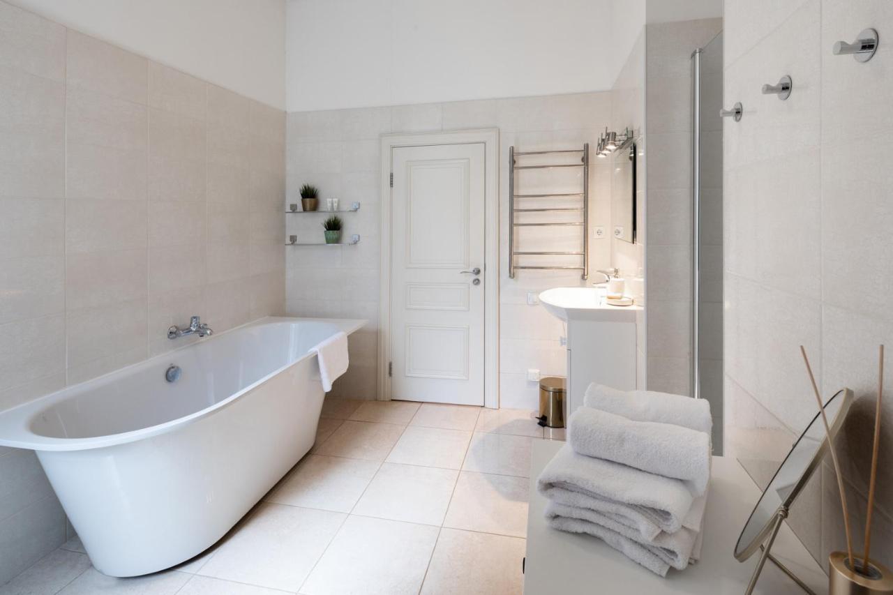 Old Riga Modern And Spacious 2 Bedroom Apartment ภายนอก รูปภาพ